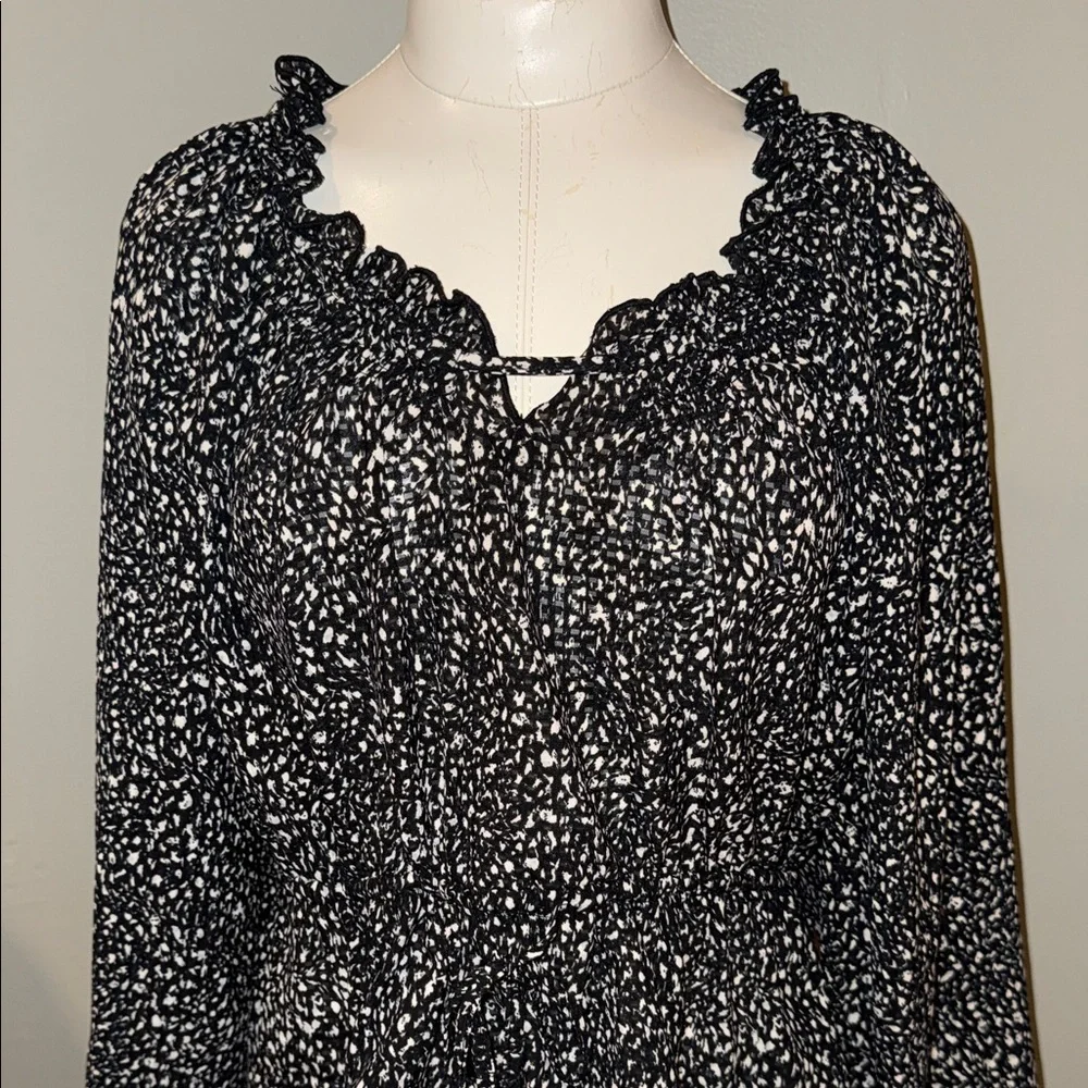 NWT Universal Thread Patterned Blouse
